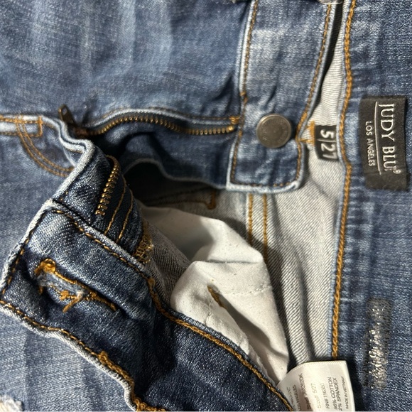 Judy Blue Boyfriend Fit Distressed Tapered
Jeans Size 5/27 Medium Wash JB8262DK - Picture 8 of 9